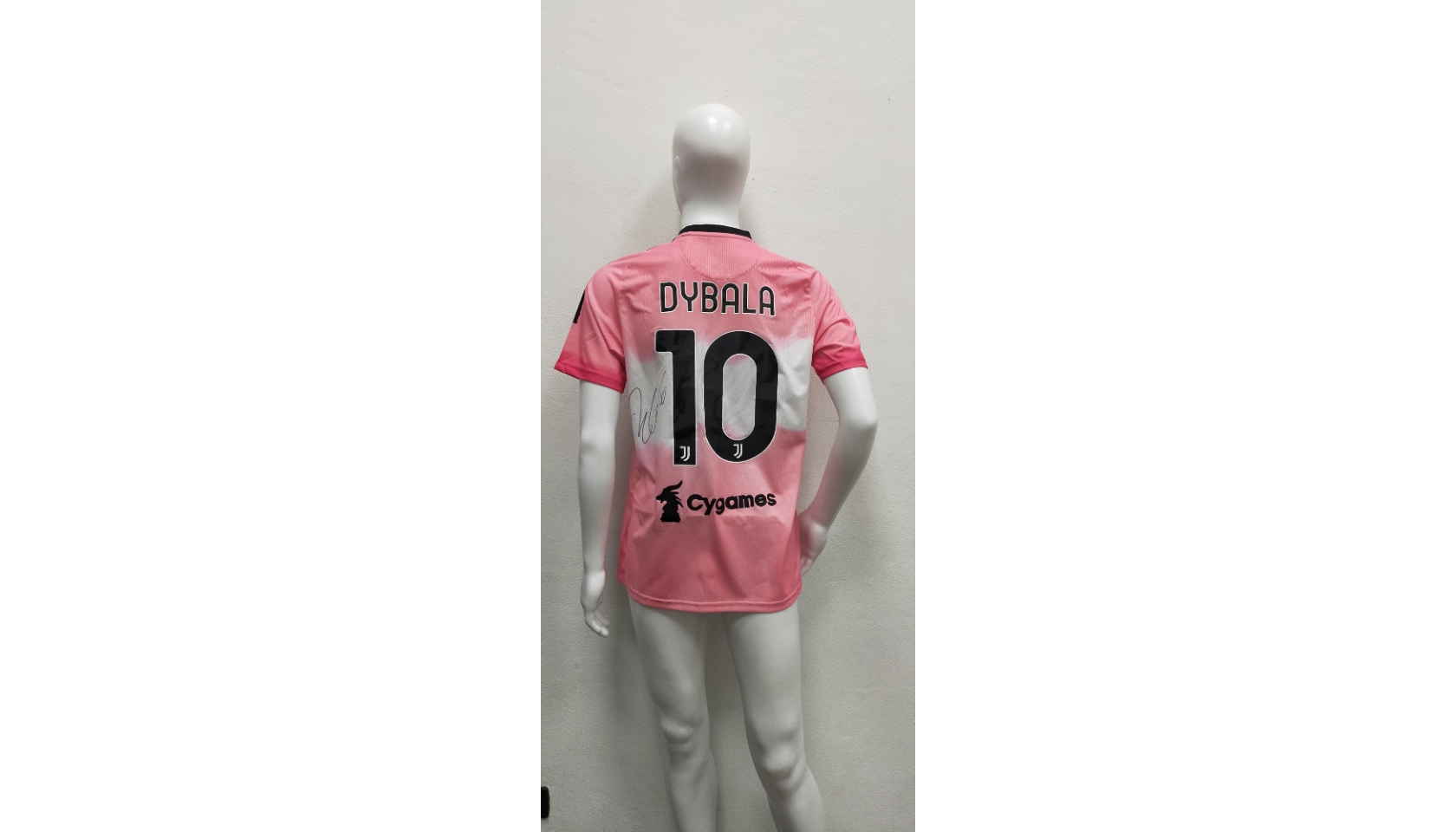 paulodybala @juventus wearing pink Juve @humanrace kit in game not just for  warm up 