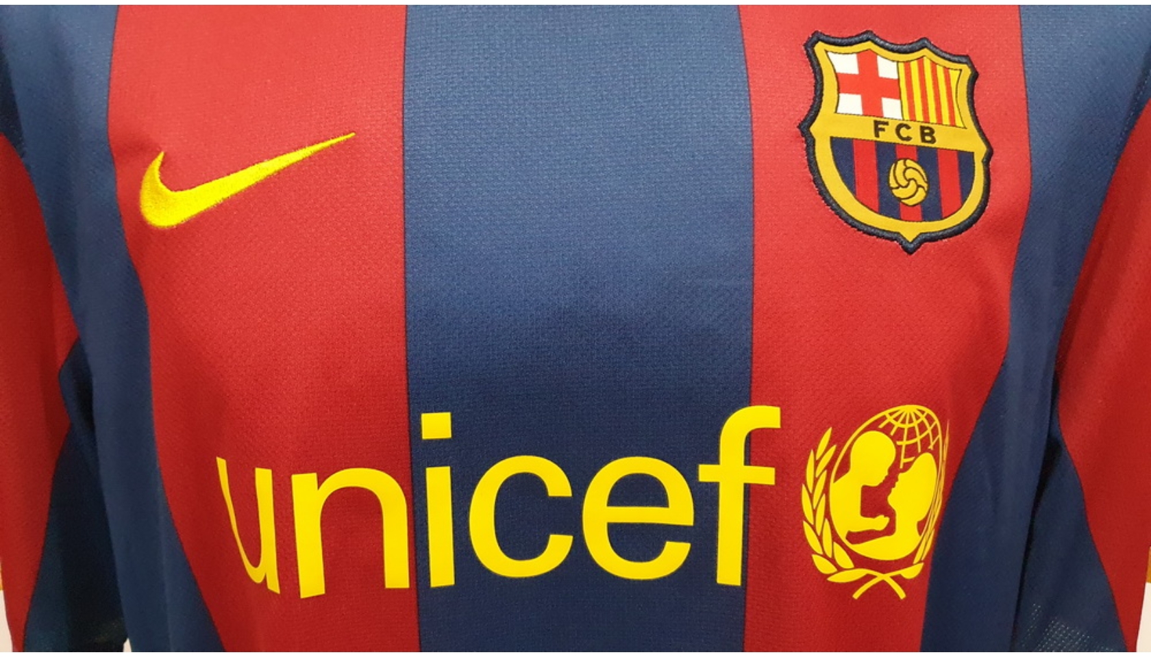 Lionel Messi signed 2010/11 Barcelona shirt — JustCollecting