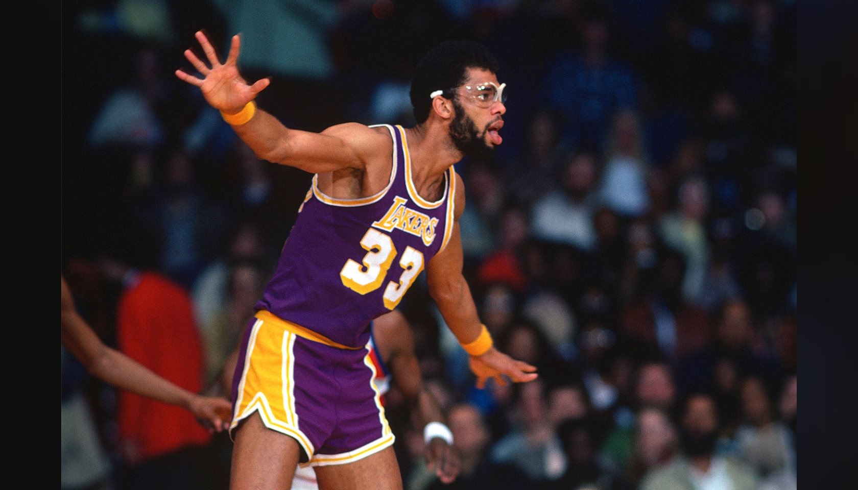 Kobe Bryant Hand Signed LA Lakers Jersey - CharityStars