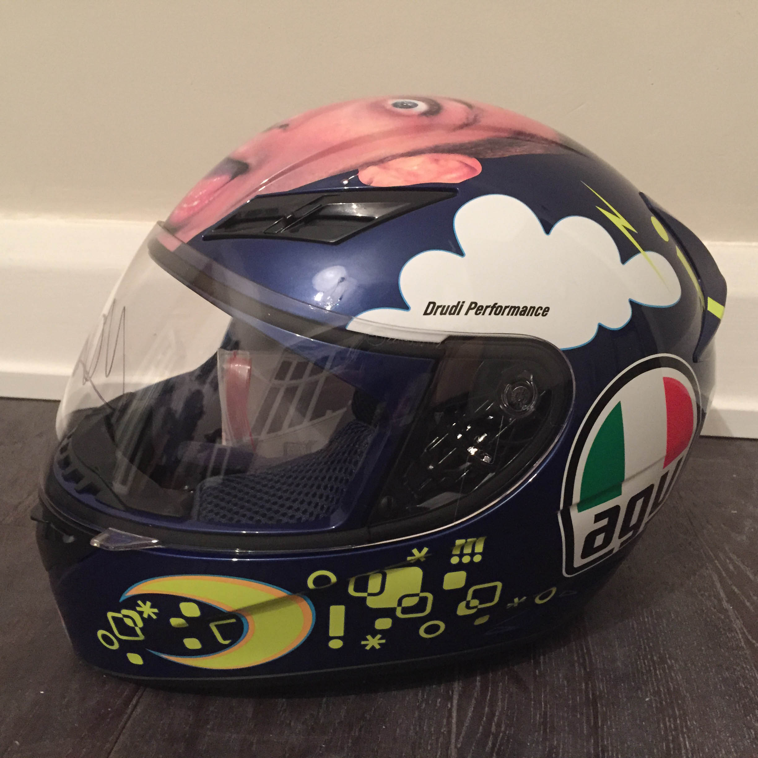 Helmet signed by Valentino Rossi - CharityStars