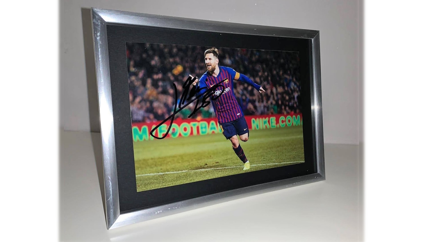 Lionel Messi's FC Barcelona 2007/08 Signed And Framed Shirt - CharityStars