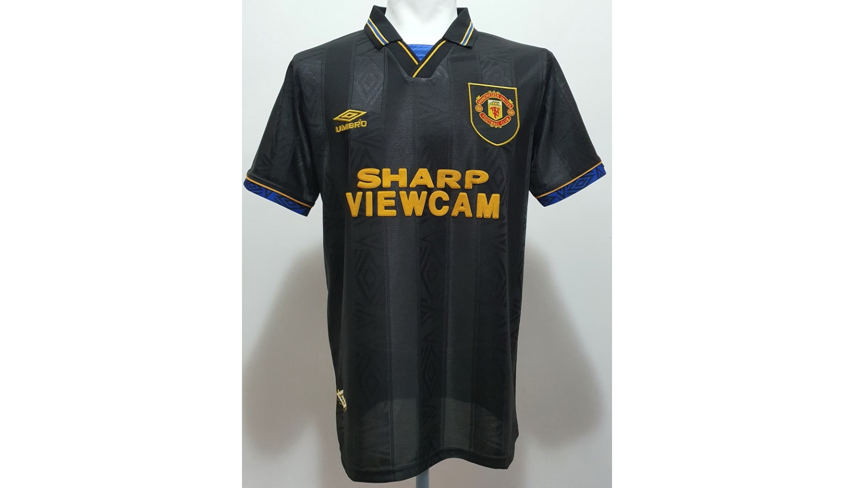 Eric Cantona's Manchester United 1994/95 Signed Away Shirt