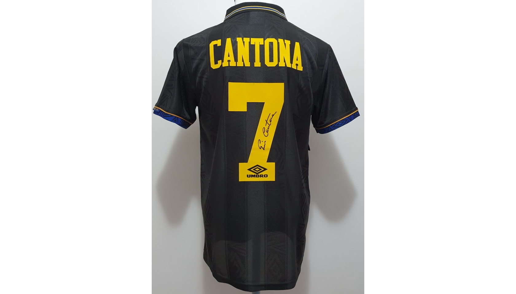 Eric Cantona Signed Official Replica Manchester United 1994 Shirt -  CharityStars