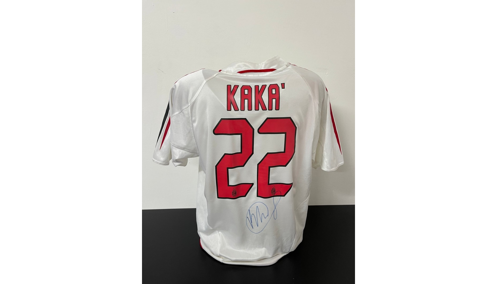 Sold At Auction: Kaka Signed AC Milan 2007 Champions League, 59% OFF