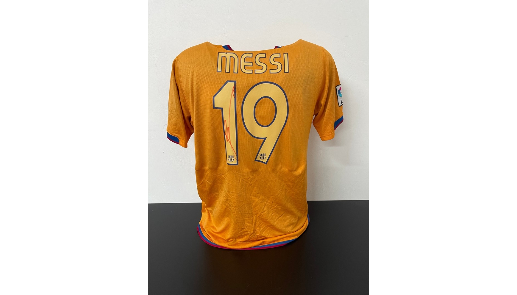 Lionel Messi FC Barcelona Signed Shirt from the historic 2014-2015 treble  season - CharityStars