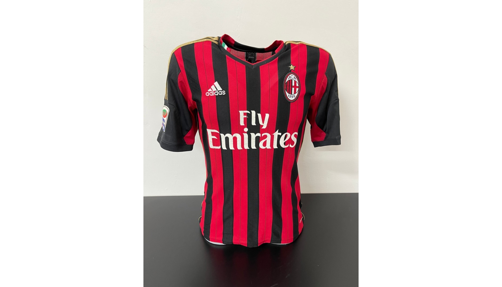 Kaka Signed AC Milan Shirt Sports & Leisure - Zavvi UK