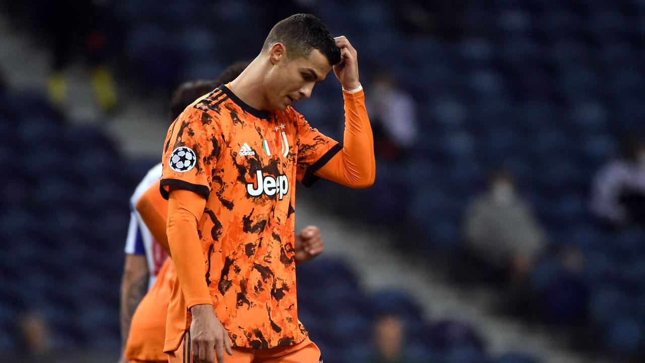 Cristiano Ronaldo unveils Juventus' 'bold orange' third kit for 2020-21 -  ESPN