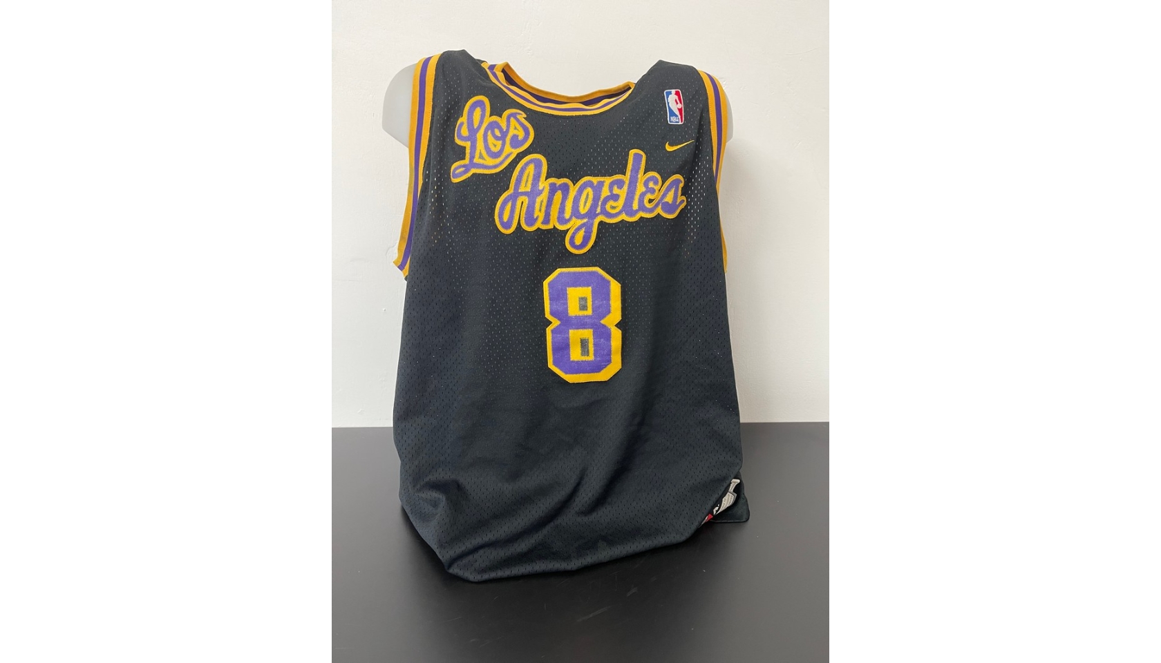 Black Lakers Jersey Signed by Magic Johnson - CharityStars