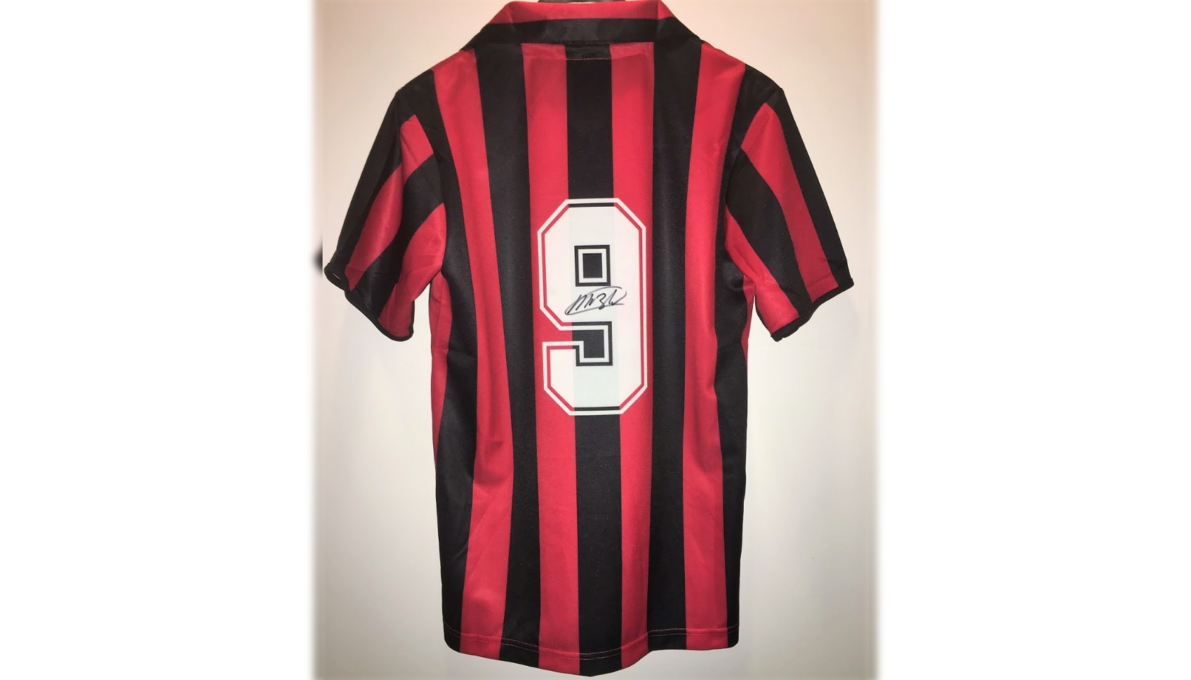 Marco Van basten jersey Retro AC milan, Olah Raga, Baju Olahraga di  Carousell