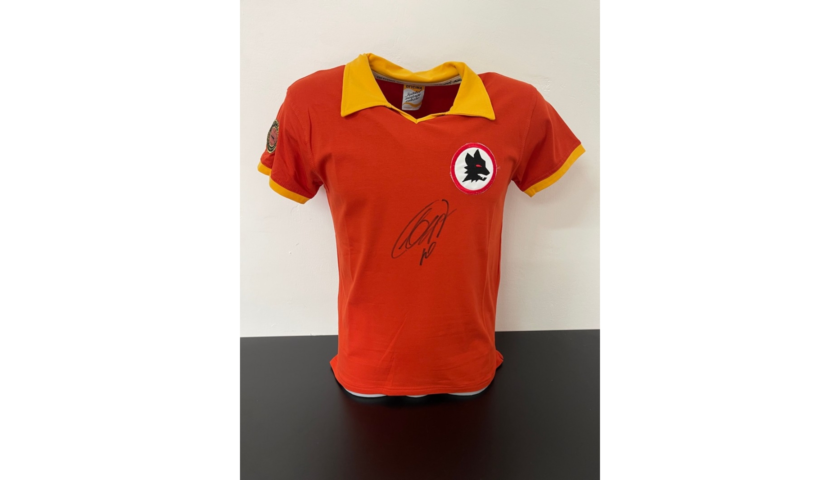 Maglia Totti Roma, 1998/99 - Autografata e incorniciata - CharityStars