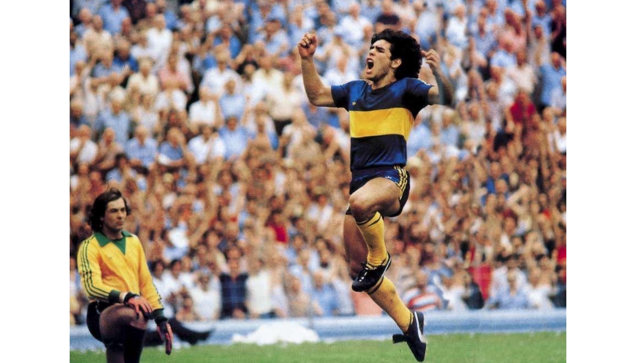 Diego Maradona Front Signed Boca Juniors 1981-82 Home Shirt In Classic Frame