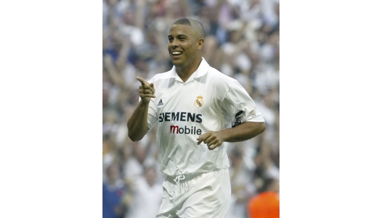 Lot Detail - Ronaldo Luís Nazário Real Madrid 2003/2004 Team Signed & Match  Worn Jersey JSA