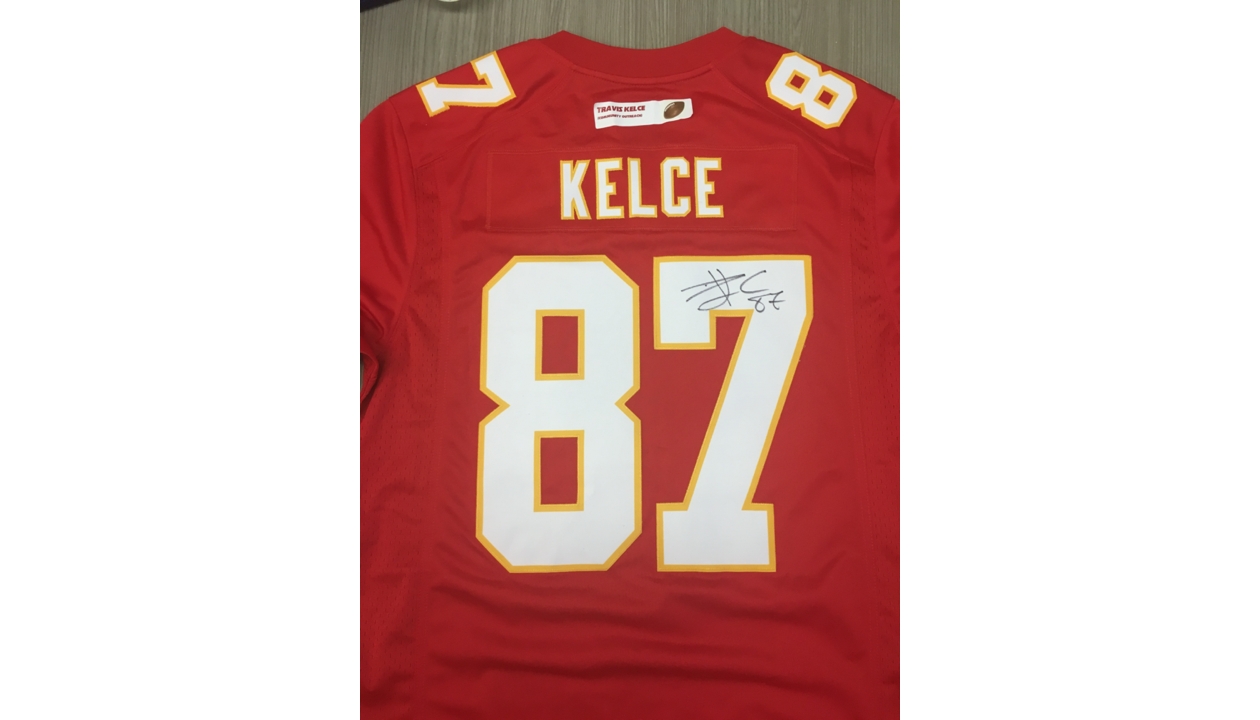 Travis Kelce Signature Kansas City Chiefs Shirt - High-Quality