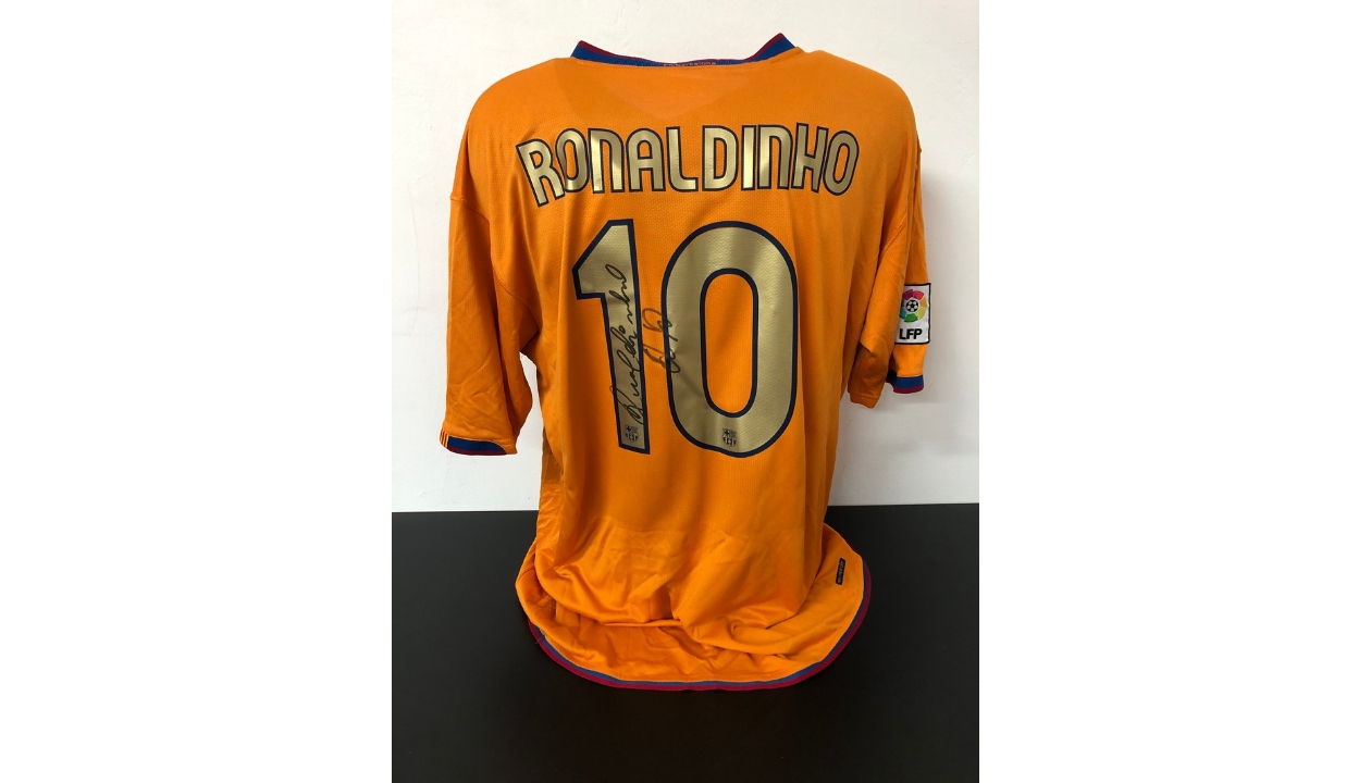 De La Peña's Official Barcelona Signed Shirt, 1997/98 - CharityStars