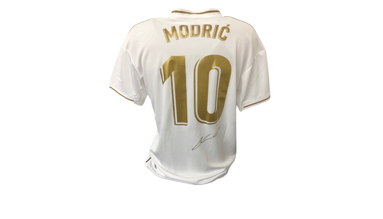 American bidder pays €8,000 for Modrić's worn shirt during auction