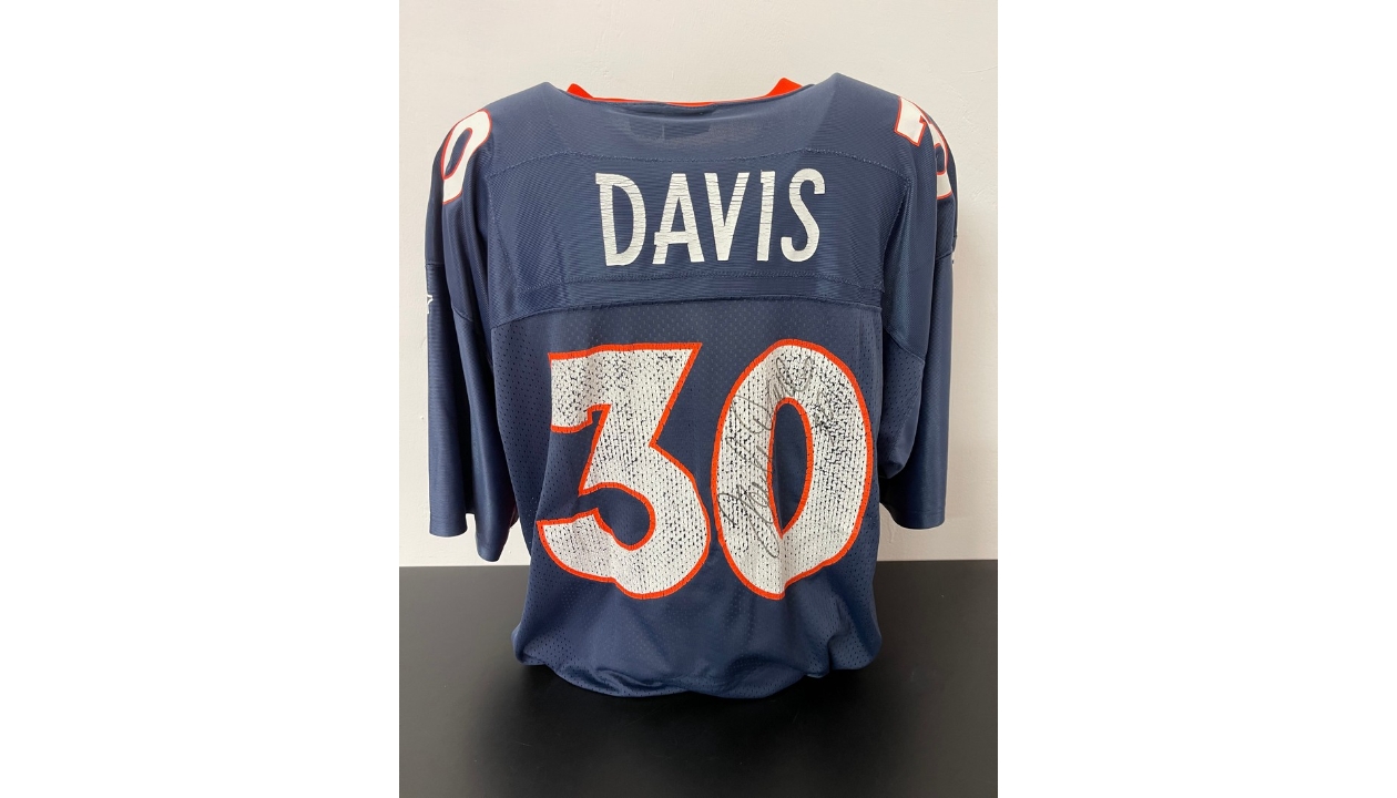 Davis' Official Denver Broncos Signed Jersey - CharityStars