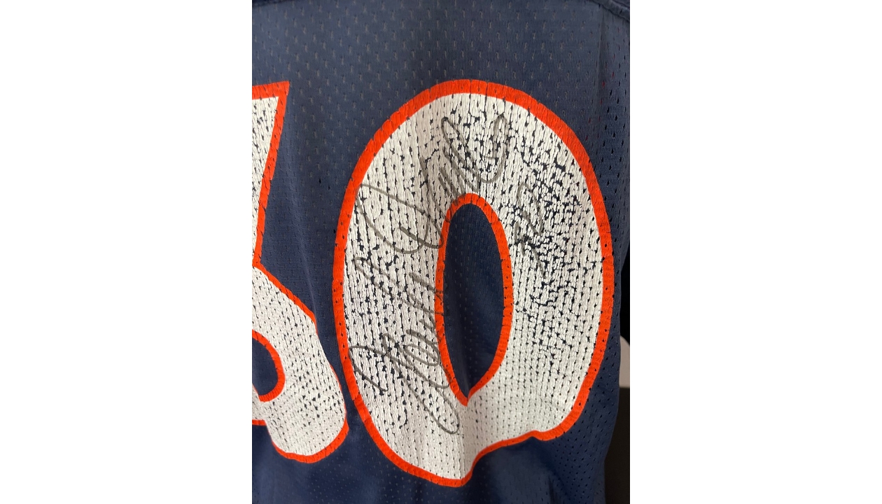 Davis' Official Denver Broncos Signed Jersey - CharityStars