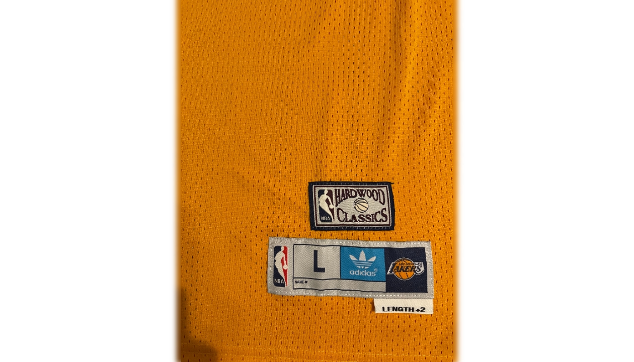 Kobe's Official LA Lakers Jersey, 1996/97 - Signed by the Players -  CharityStars