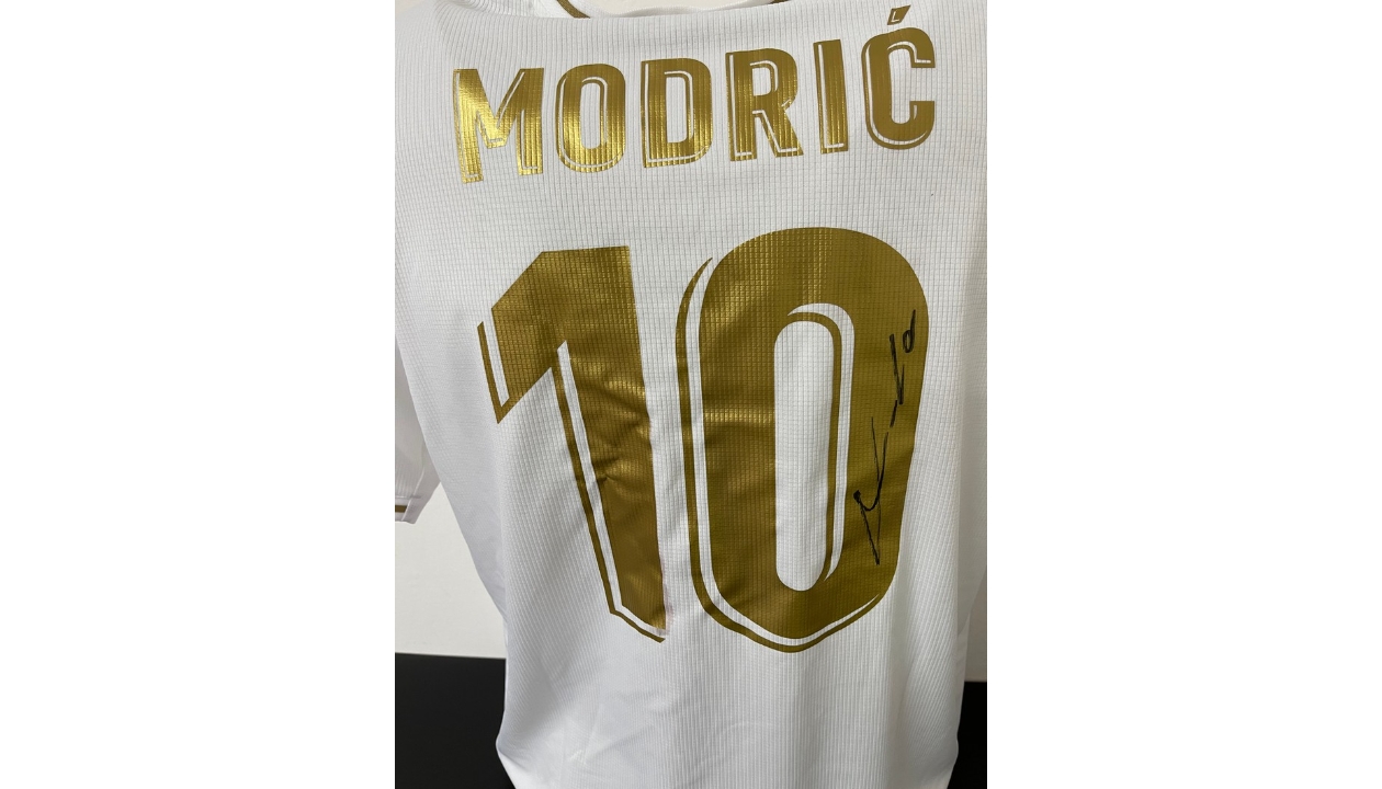 Real Madrid - Luka MODRIC - Signed jersey with photo proof - Catawiki