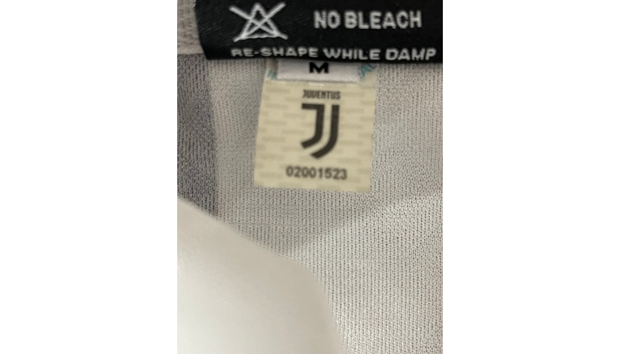 Buy Roberto Baggio Authentic Signed 1992-93 Juventus Home Jersey!