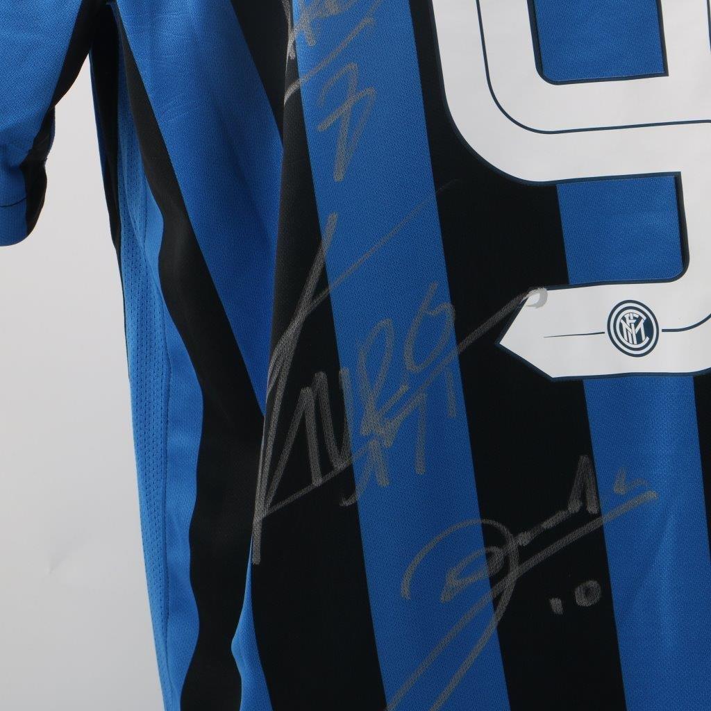 Maglia ufficiale Jovetic Inter, Serie A 15/16 autografata con teca -  CharityStars