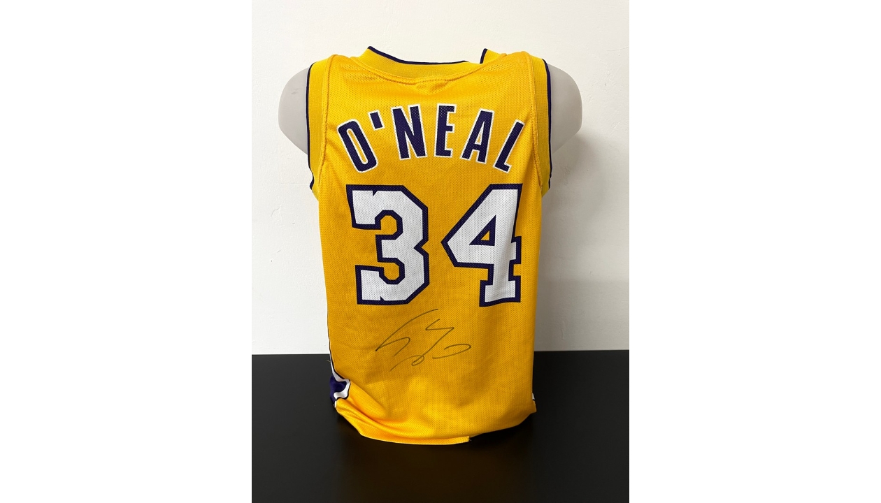 Shaquille O'Neal Signed Gold Stat Jersey - CharityStars