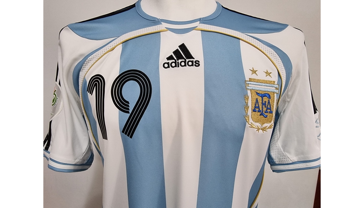 Bonhams : 2006 World Cup Messi match worn Argentina shirt