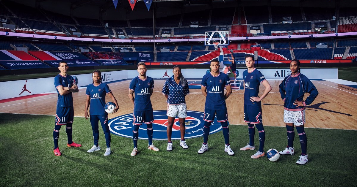 Mbappe Official PSG Shirt, 2022/23 Signed By The Players