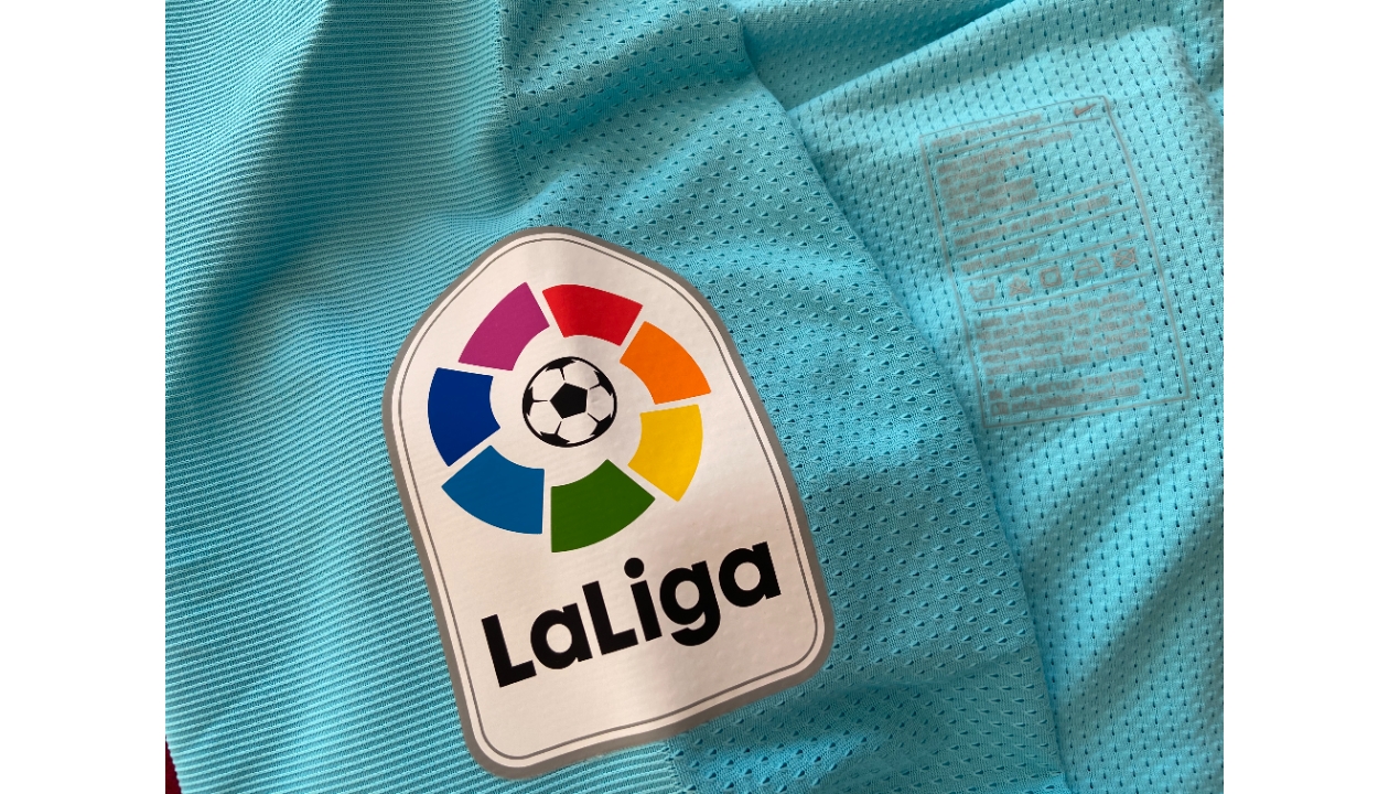 Messi's Barcelona Match-Issue / Worn Liga 2017/18 Shirt - CharityStars