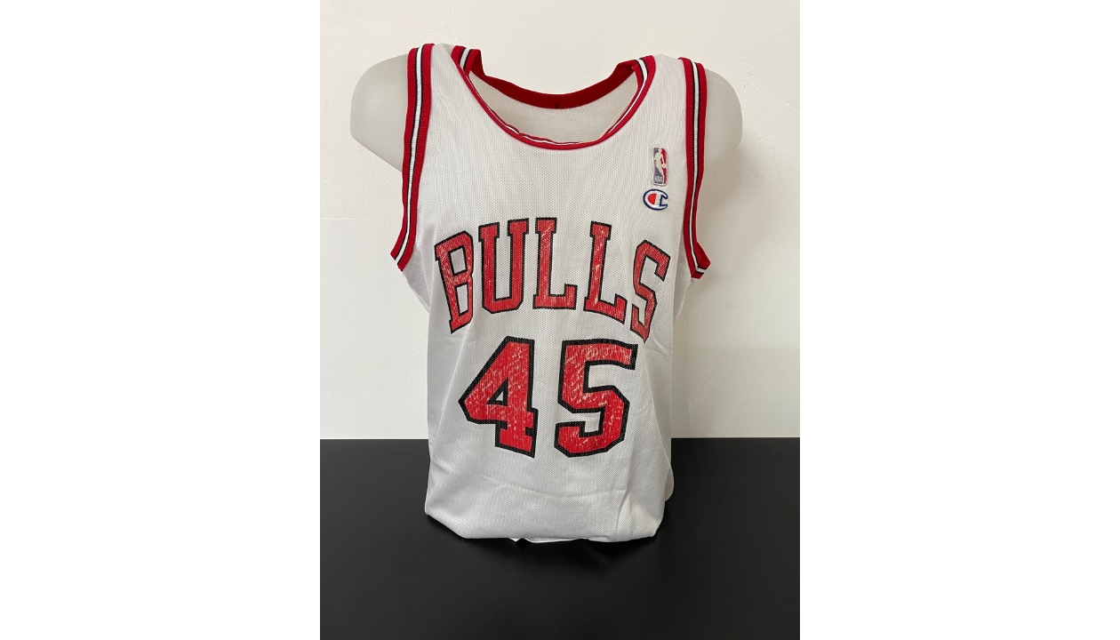 Chicago Bulls Jersey Issued to Michael Jordan - CharityStars