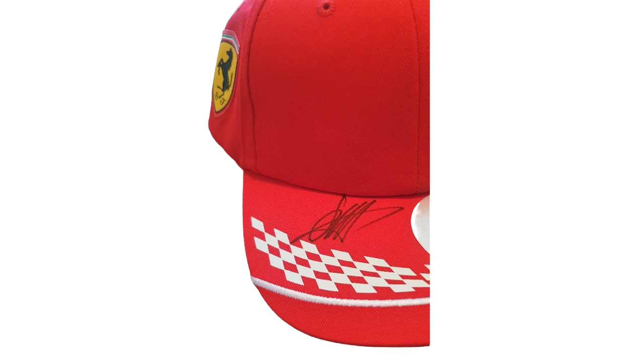 Cappellino Scuderia Ferrari - Autografato da Sebastian Vettel - CharityStars