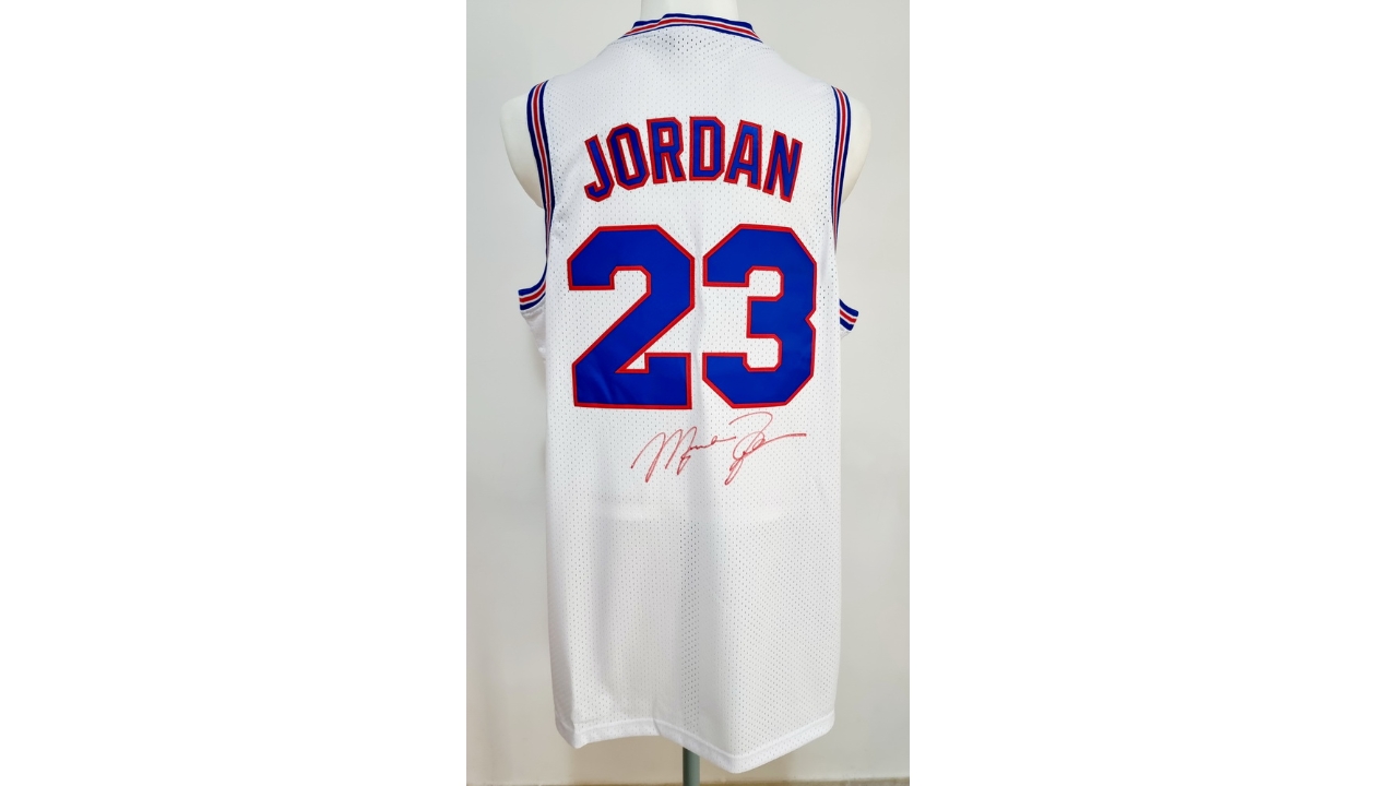 Autographed Space Jam Michael Jordan Jersey Up for Auction - Beckett News
