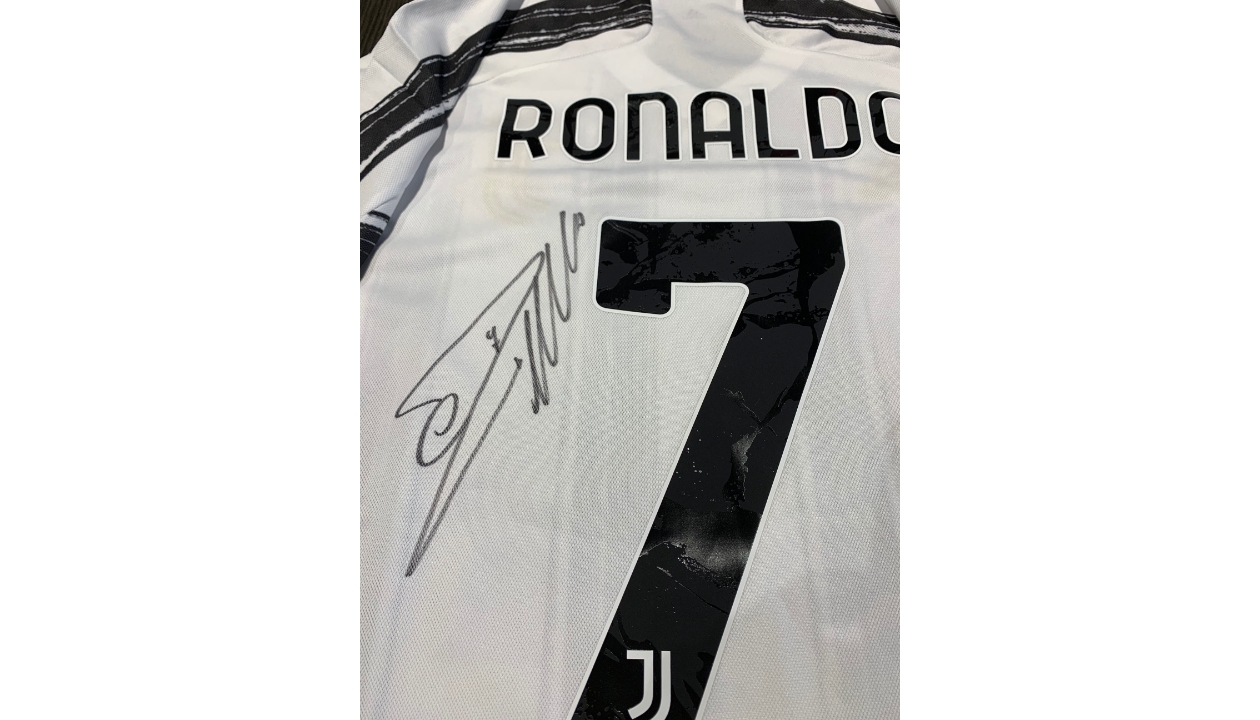 Ronaldo's Al Nassr Match Shirt, 2022/23 - CharityStars