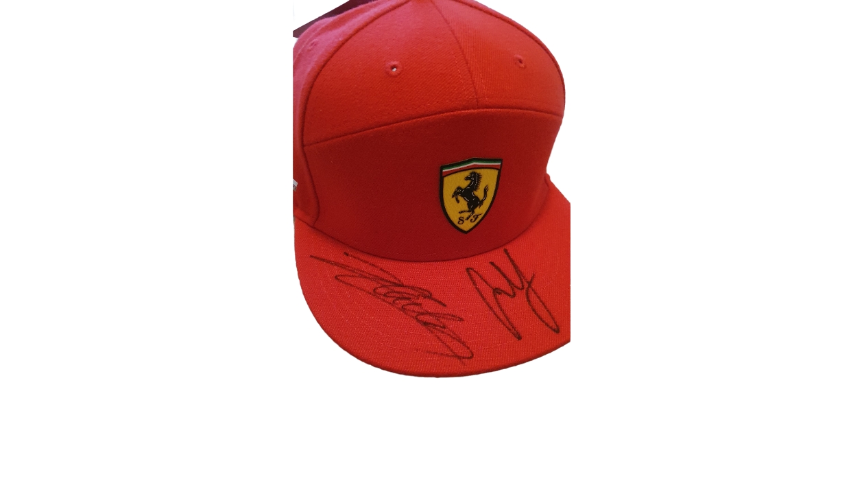 Cappellino Ferrari autografato da Charles LeClerc - CharityStars