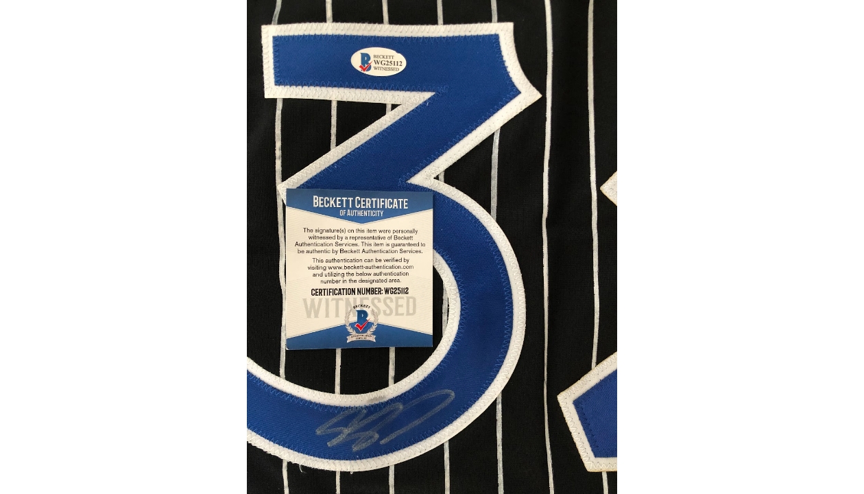 Shaquille O'Neal's Official 1996 Orlando Magic Signed Jersey - CharityStars