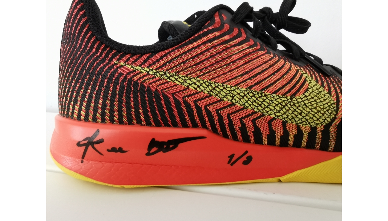 Los Angeles Lakers Nike Shoes, Signed by Kobe Bryant - CharityStars