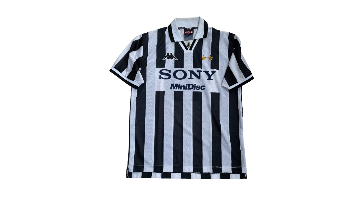 Zinedine Zidane 1996/1997 Juventus Retro Shirt Sticker for Sale by  ArtForAllAges