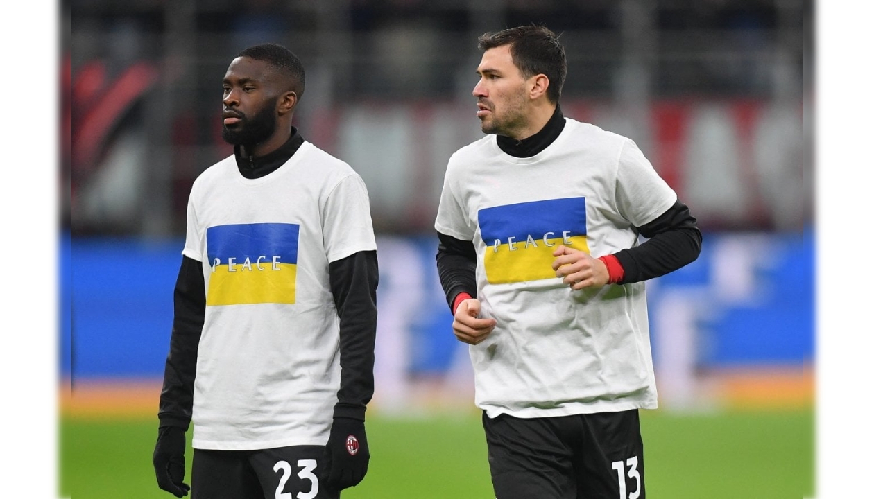 Match-Worn Poppy Shirt Signed by Hull City's Fikayo Tomori - CharityStars