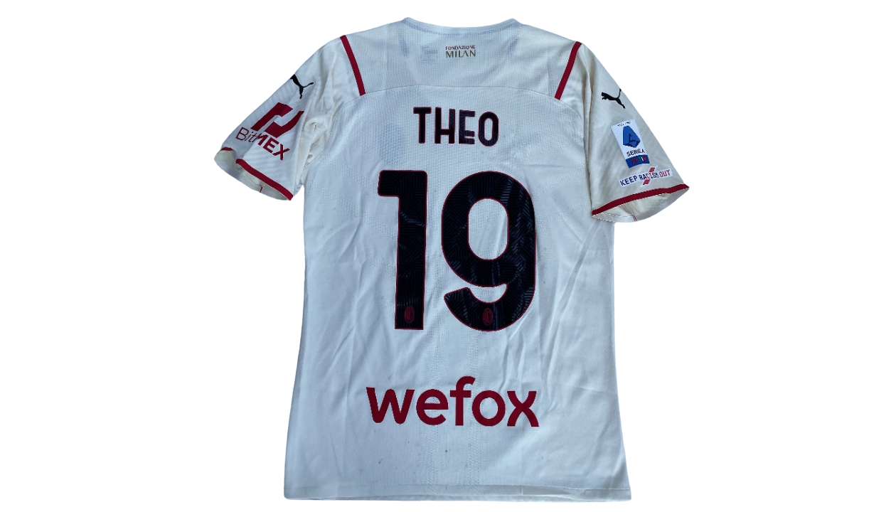 Theo Hernandez on X: There's no @acmilan without a good white away kit 