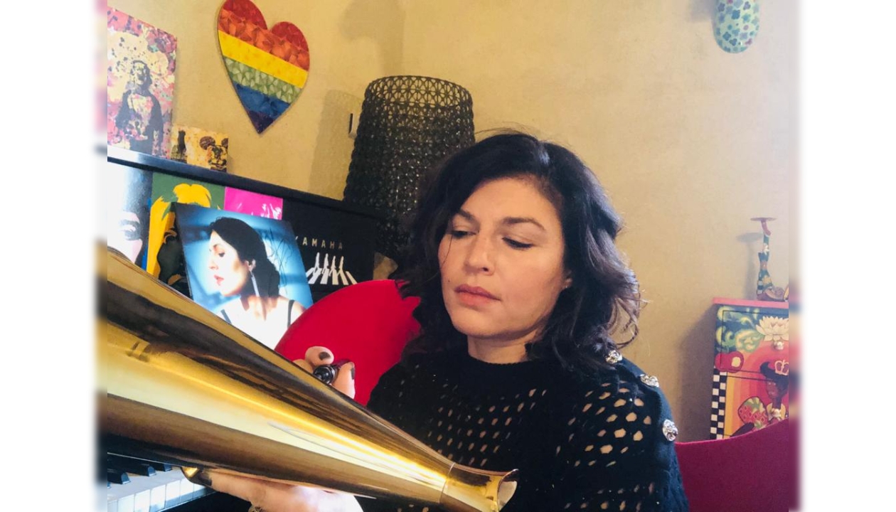 Megafono utilizzato da Giusy Ferreri a Sanremo 2022 + Vinile e CD -  Autografati - CharityStars