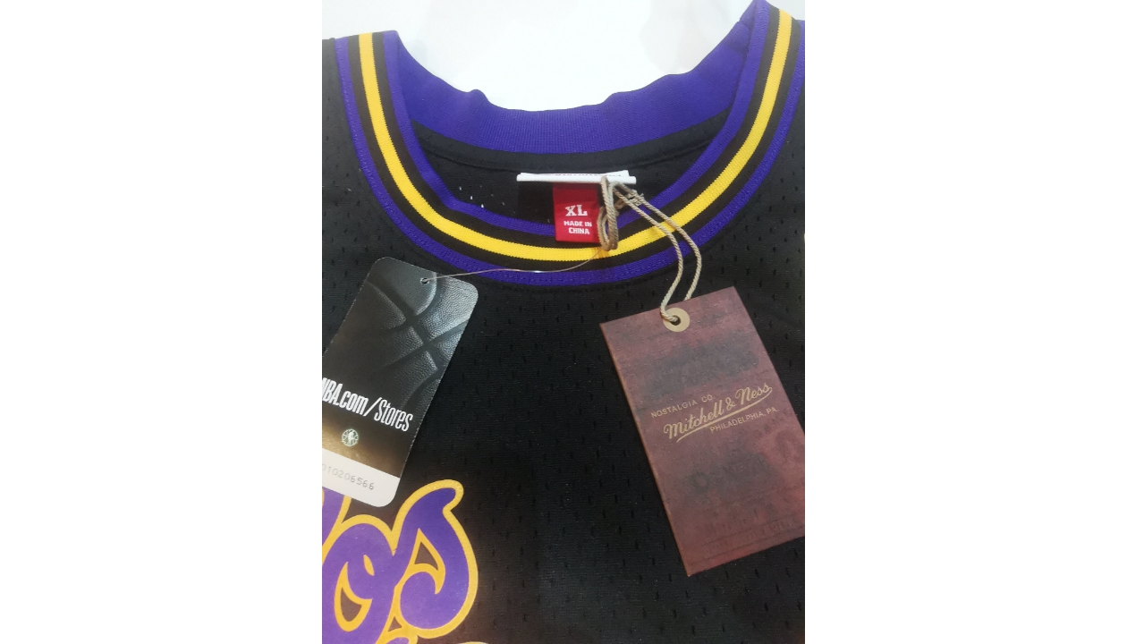 Shaquille O'Neal Signed Los Angeles Lakers Shirt - CharityStars