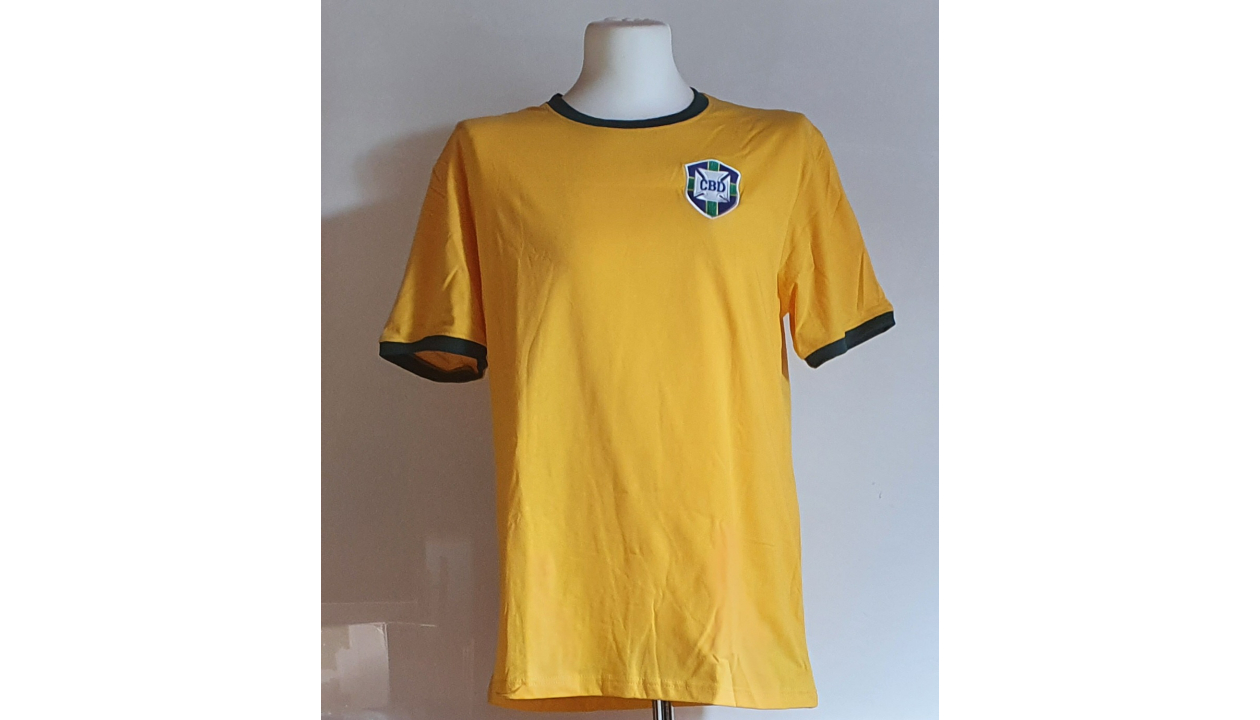 Charitybuzz: Pelé Signed Team Brazil Jersey