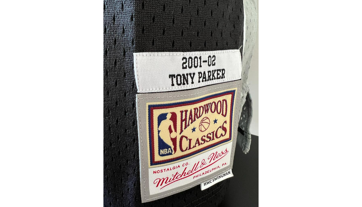 Maillot basket NBA San Antonio Spurs Away swingman signé et dédicacé Tony  Parker