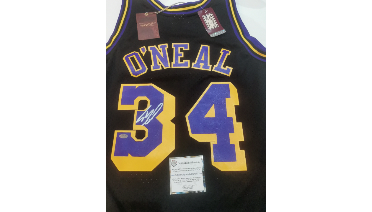 Shaquille O'Neal Signed Los Angeles Lakers Mitchell & Ness White & Blue  Stripe NBA Swingman Basketball Jersey – Schwartz Sports Memorabilia