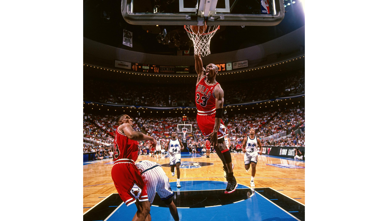 Bulls Michael Jordan Signed Red 1995-96 M&N HWC Authentic