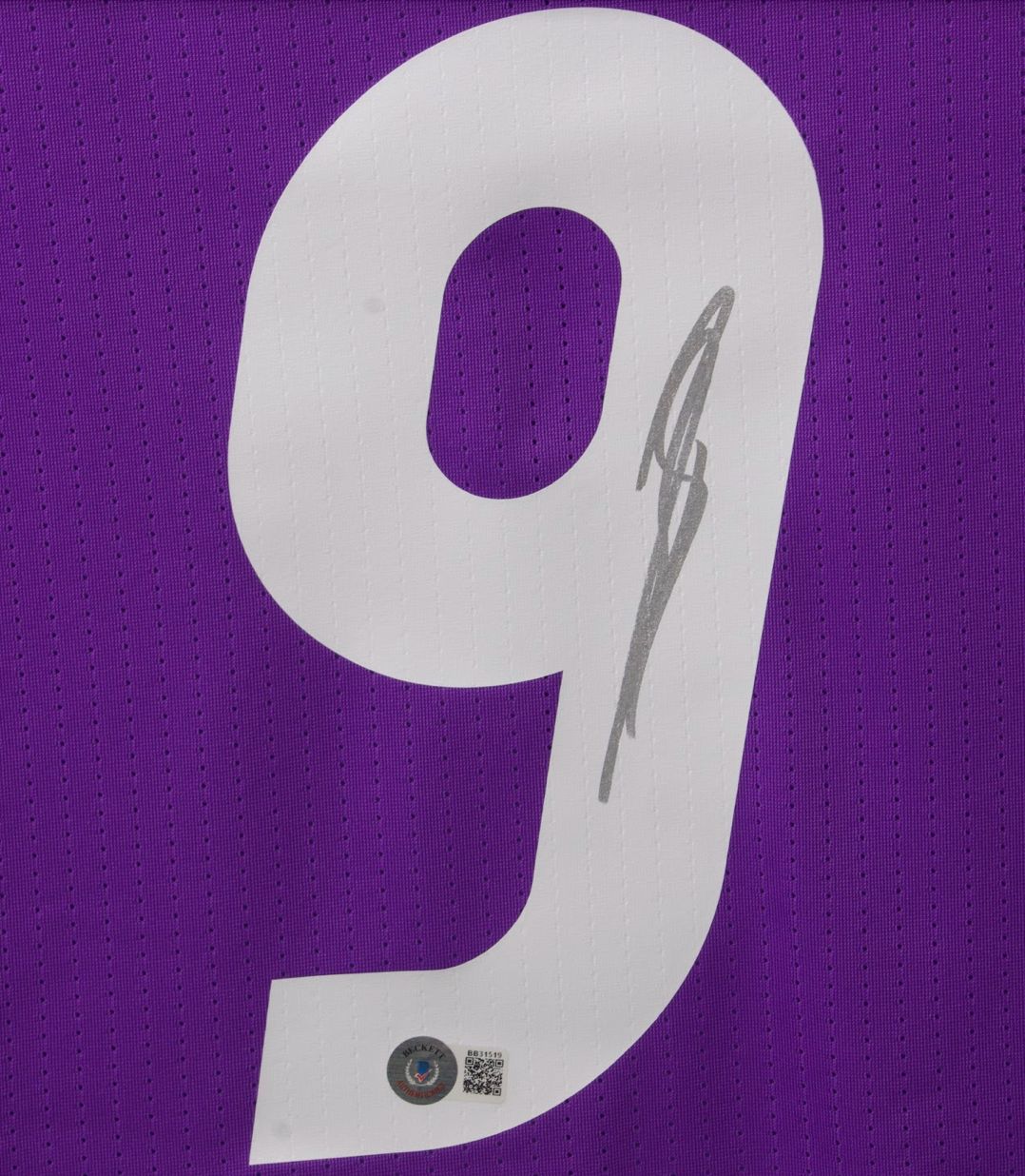 Benzema's Official Real Madrid Signed Shirt, 2017/18 - CharityStars