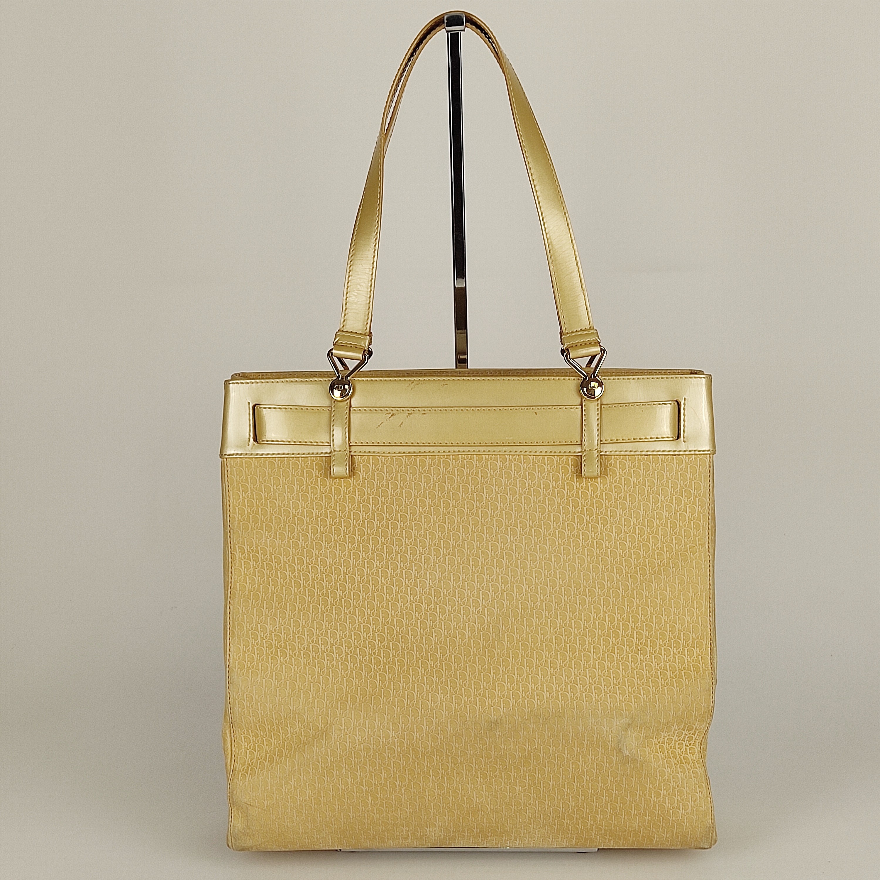 Louis Vuitton Epi Croisette Shoulder Bag - CharityStars