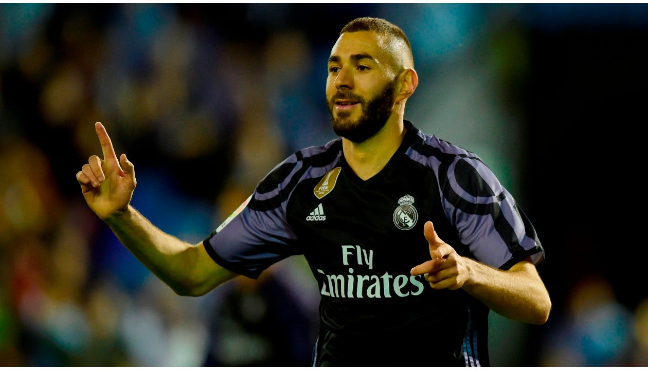 Benzema's Official Real Madrid Signed Shirt, 2017/18 - CharityStars