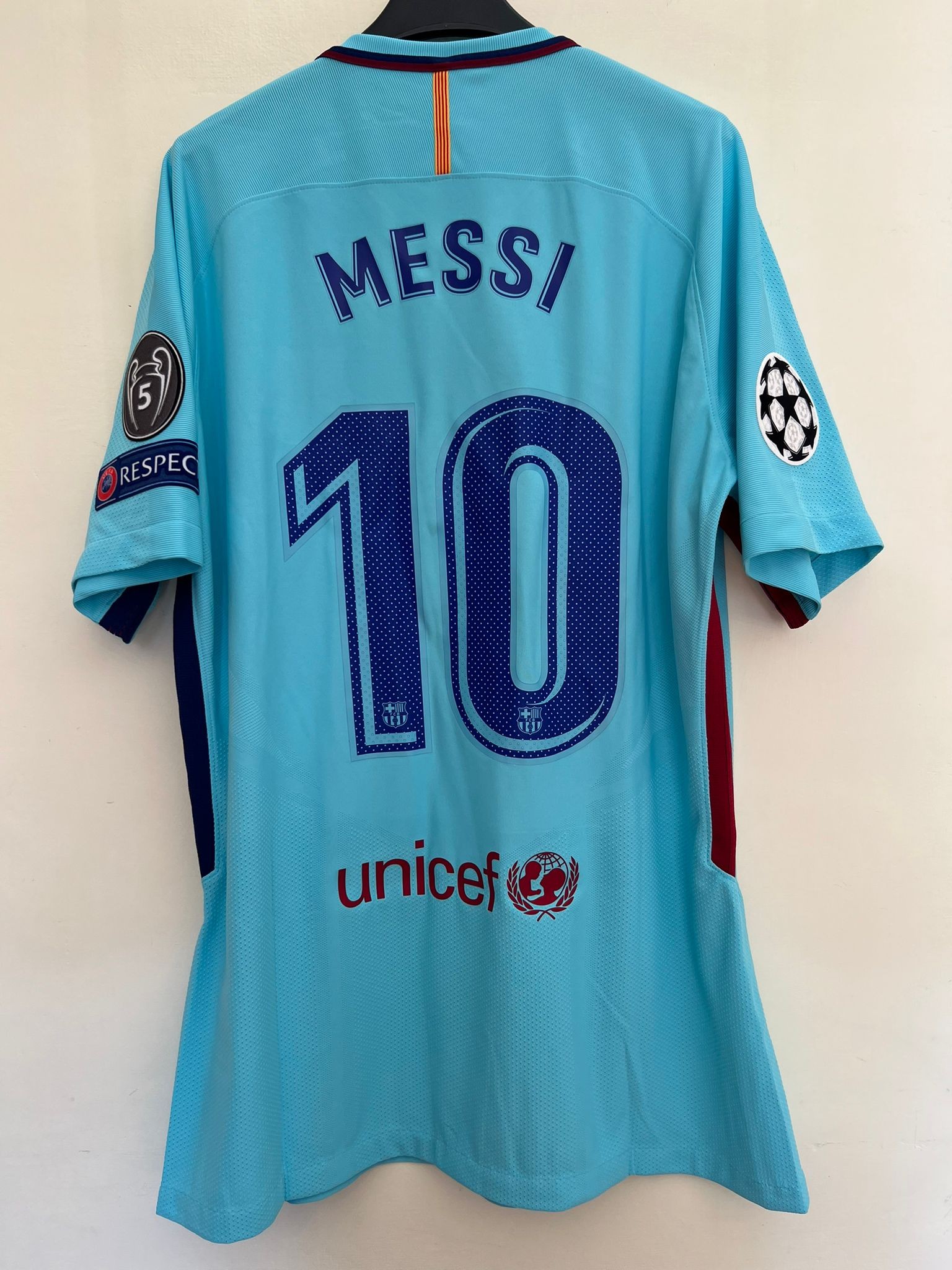 Messi's Barcelona Match-Issue / Worn Liga 2017/18 Shirt - CharityStars