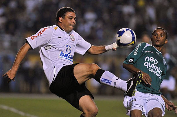 Ronaldo's Corinthians Worn Shirt, 2010 - Signed by the Squad - CharityStars